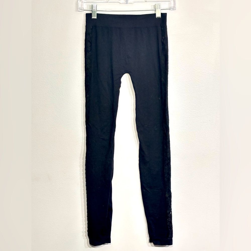 Say what? | Women’s Lace Side Accents Black Stretch Leggings Size Small